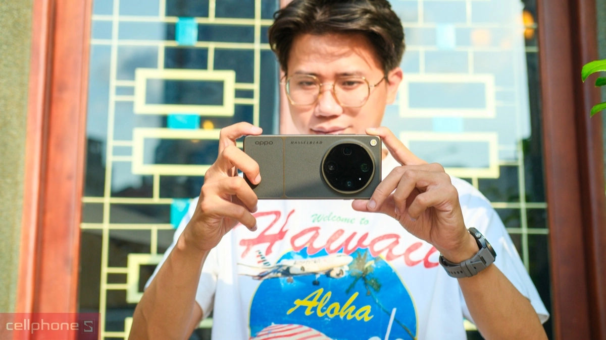 OPPO Find X9 Ultra mang đến cảm giác cầm nắm đầm tay