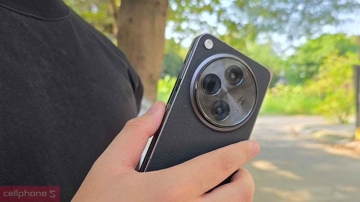 Camera hợp tác cùng Hasselblad