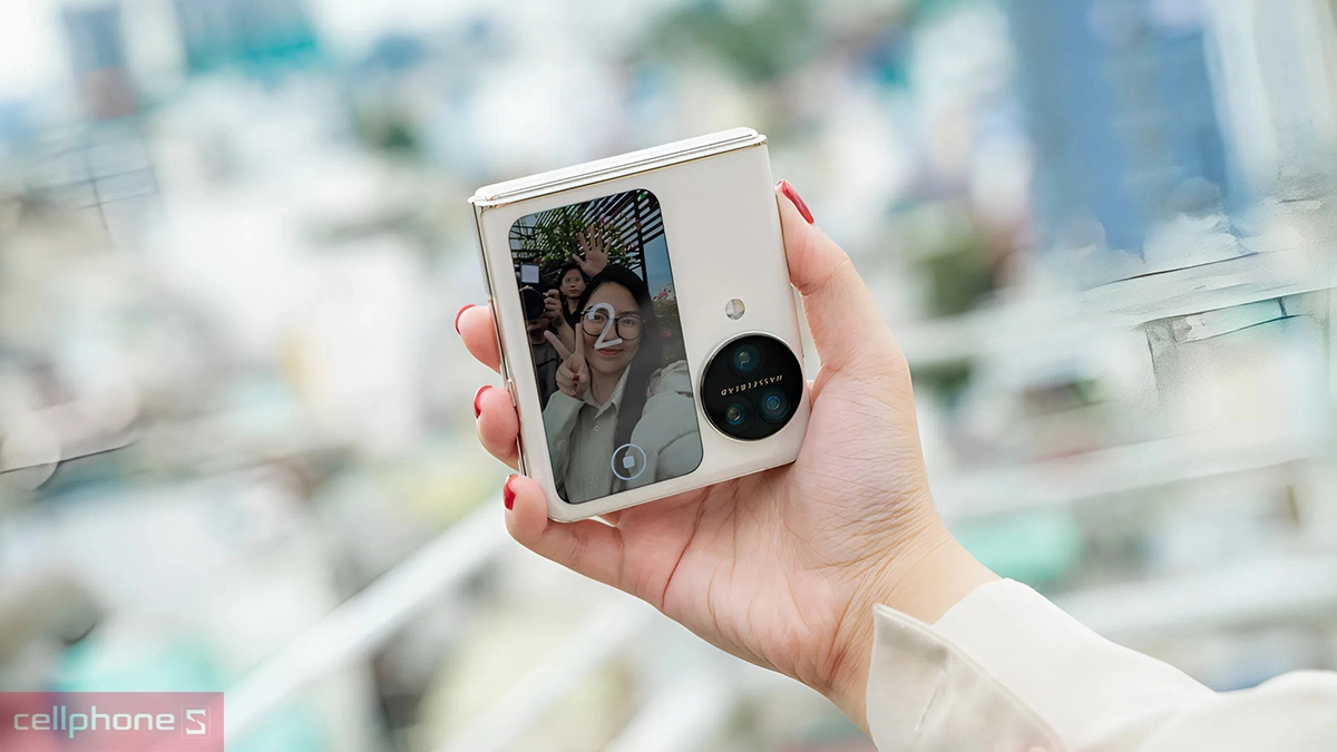 OPPO Find N3 Flip được trang bị cụm 3 ống kính chuyên nghiệp