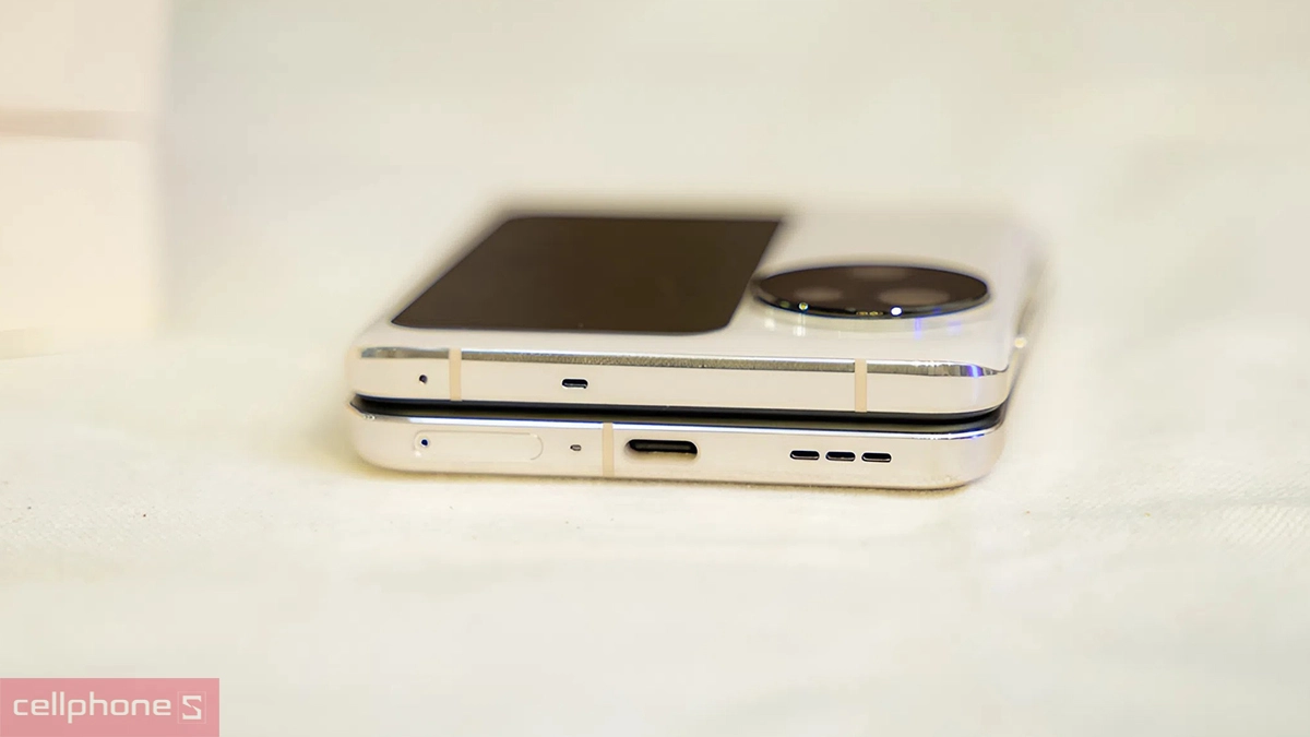 Máy chỉ dày 16,45mm khi gập