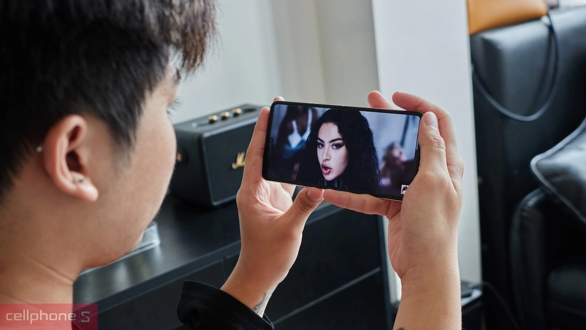 Màn hình OPPO FindN3 Flip