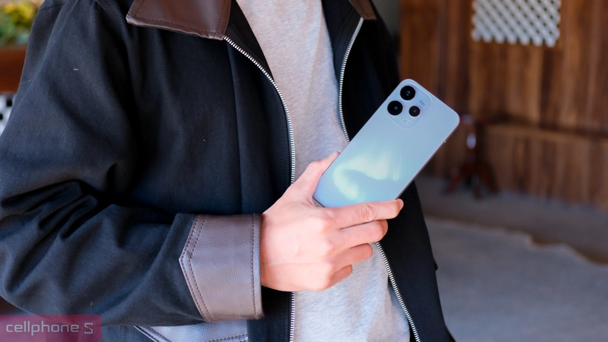 Điện thoại OPPO cận cao cấp có camera OIS, kháng nước