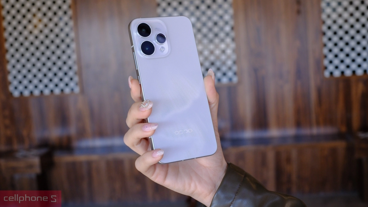 Điện thoại OPPO Reno15 có mặt lưng vân sáng mưa sao băng