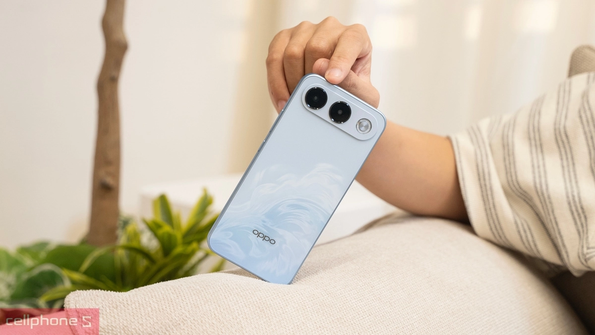 Điện thoại OPPO thiết kế mỏng nhẹ, cầm nắm thoải mái