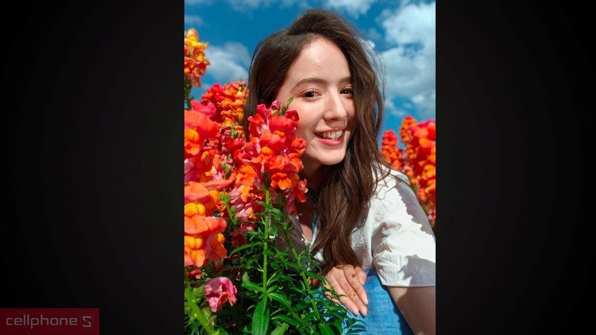 Camera selfie 50MP tích hợp AI trên OPPO Find X9 Ultra cho ảnh chụp sắc nét và hỗ trợ làm đẹp tự nhiên