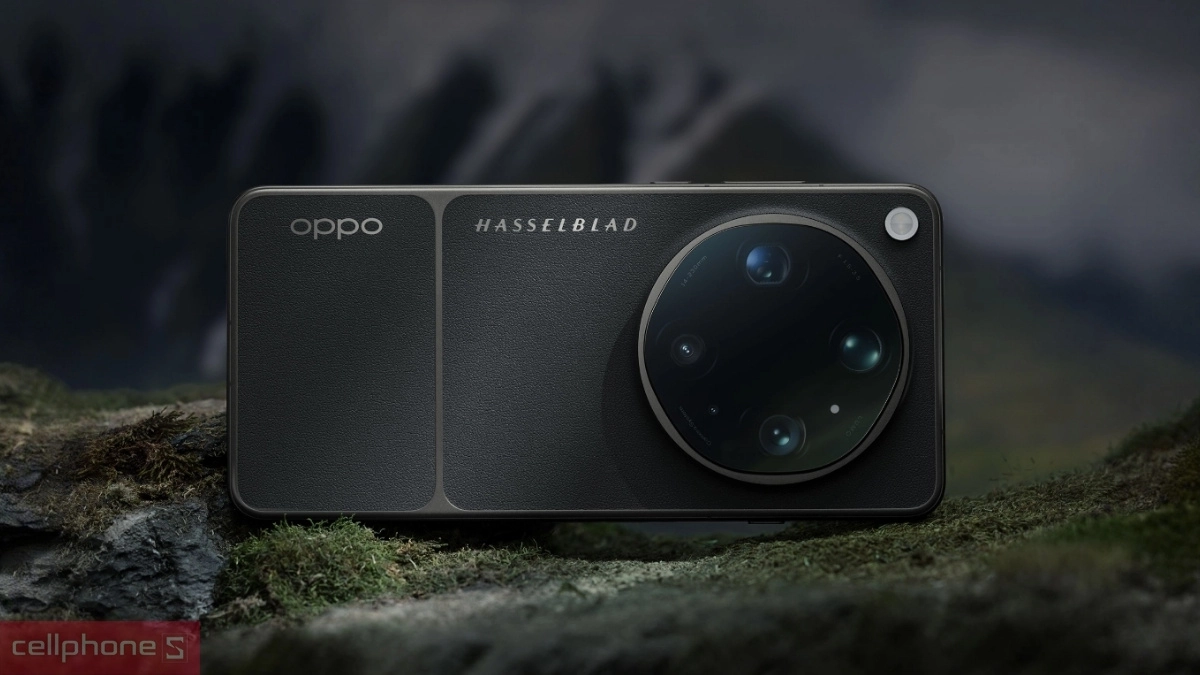 Cận cảnh OPPO Find X9 Ultra với hệ thống camera sau gồm bốn cảm biến khác nhau được tinh chỉnh bởi Hasselblad