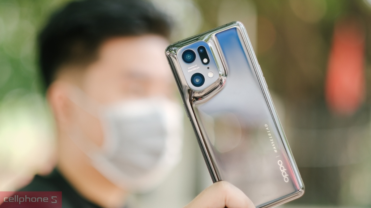 OPPO Find X5 Pro có mặt lưng gốm nguyên khối sáng bóng sang trọng