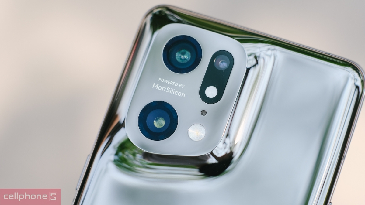 OPPO Find X5 Pro nổi bật với cụm camera sau uốn cong liền mạch