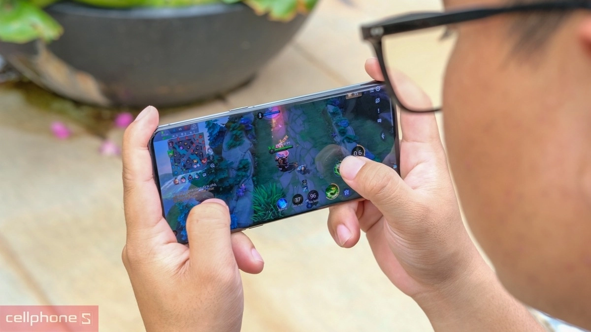 OPPO Find X5 Pro sử dụng Snapdragon 8 Gen 1 cho hiệu năng mạnh
