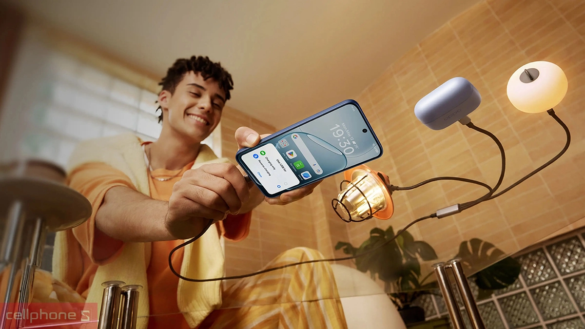 Công nghệ sạc ngược độc đáo