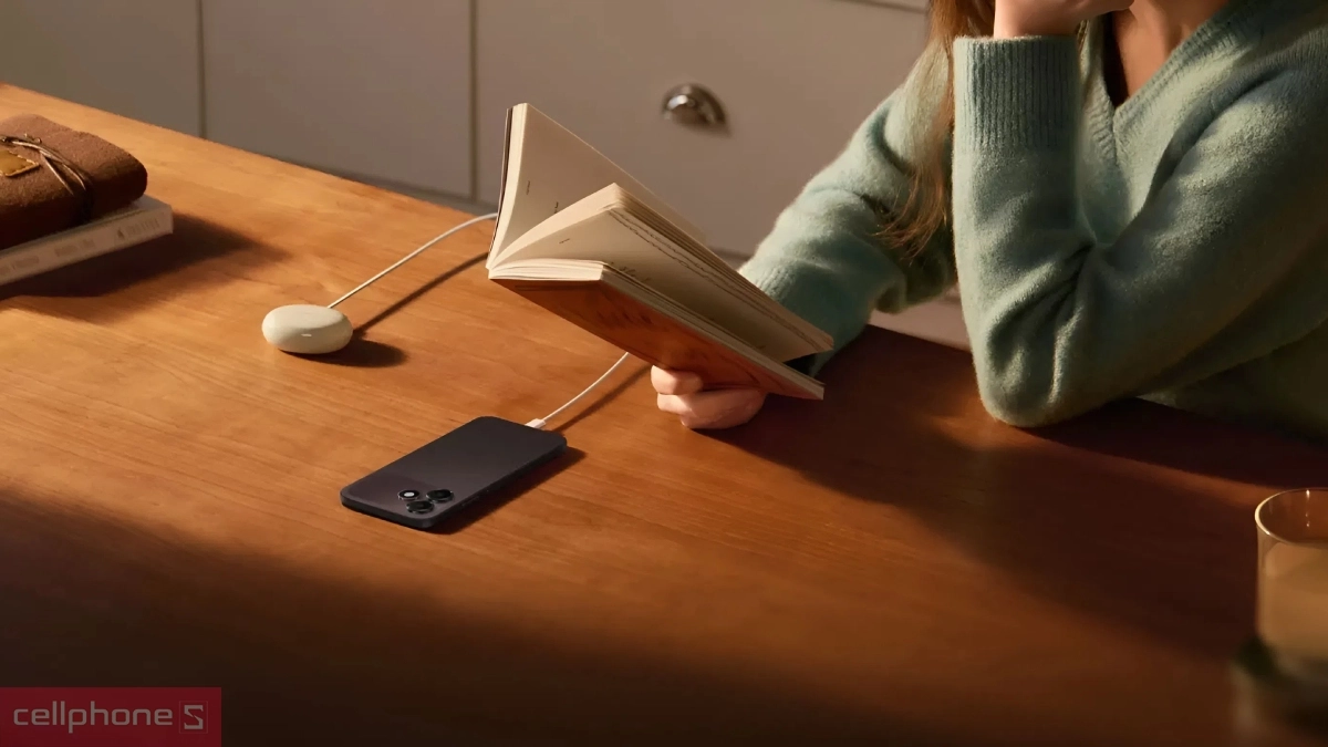 OPPO A6c trang bị viên pin dung lượng 7.000 mAh