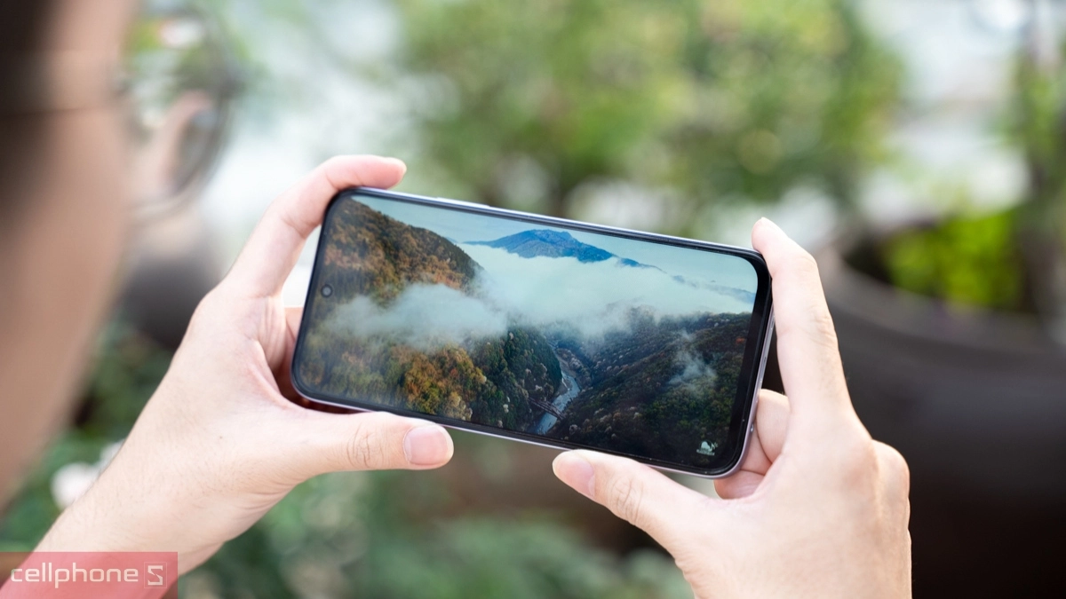 Màn hình lớn, hiển thị rõ nét