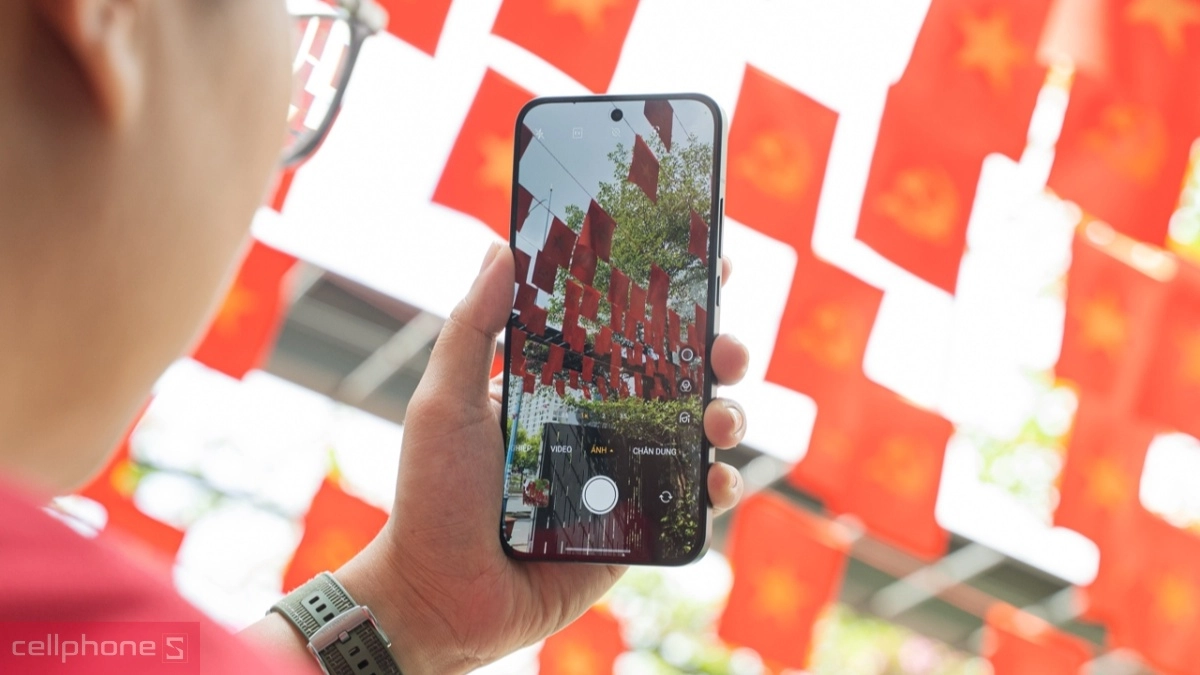 OPPO Reno14 5G sở hữu camera góc siêu rộng hỗ trợ lấy nét AF