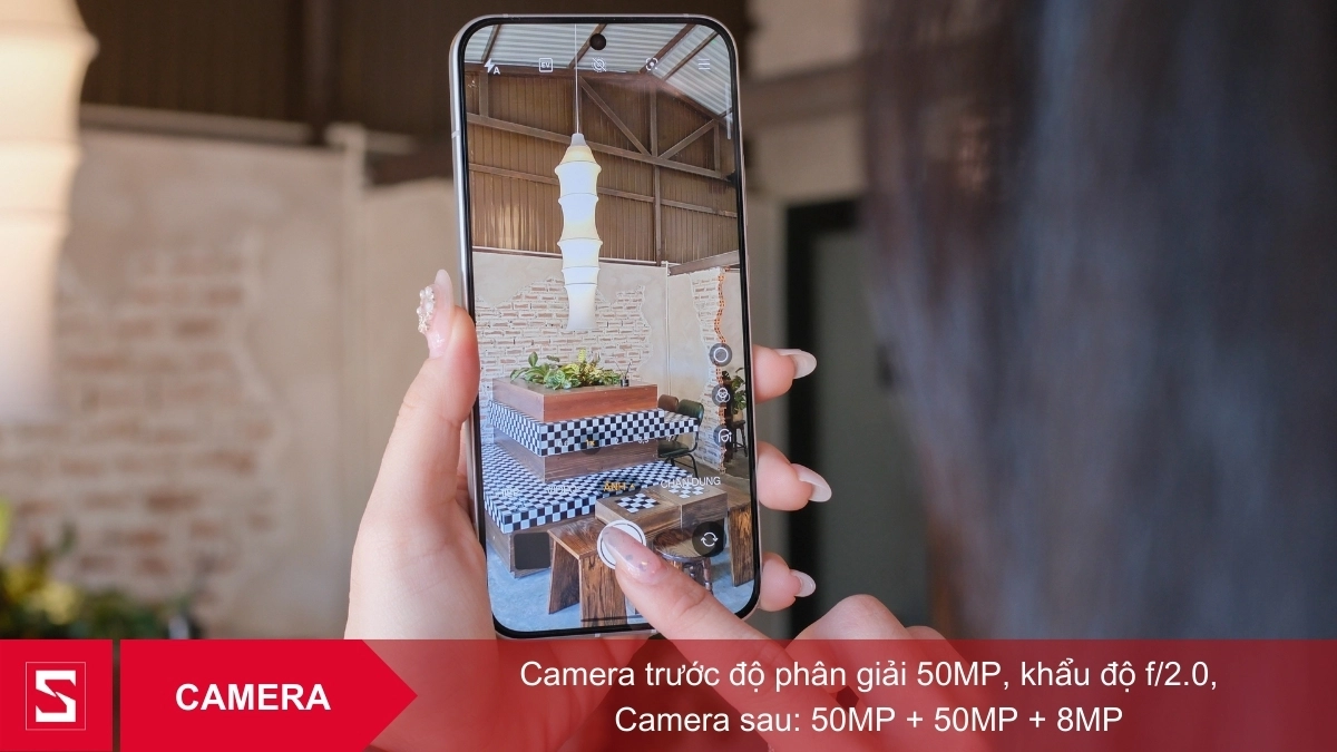 OPPO Reno 15 có cụm camera sau gồm cảm biến chính 200MP cùng các ống kính phụ khác độ phân giải 50MP