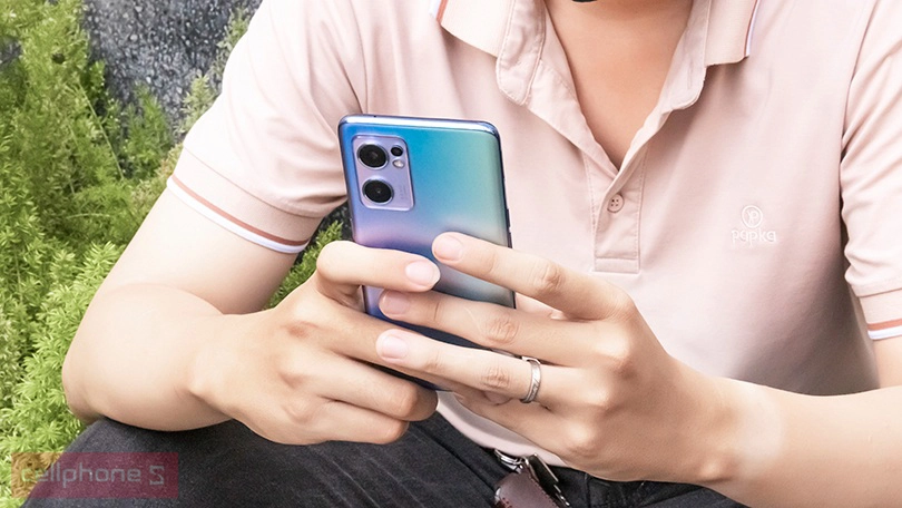 Thiết kế vuông vức mỏng nhẹ, nhiều màu sắc sang trọng