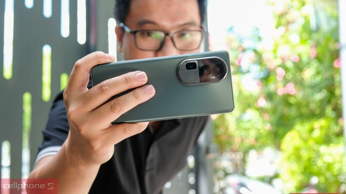 OPPO Reno10 Pro Plus+ có mức giá bán dao động quanh 10 triệu đồng