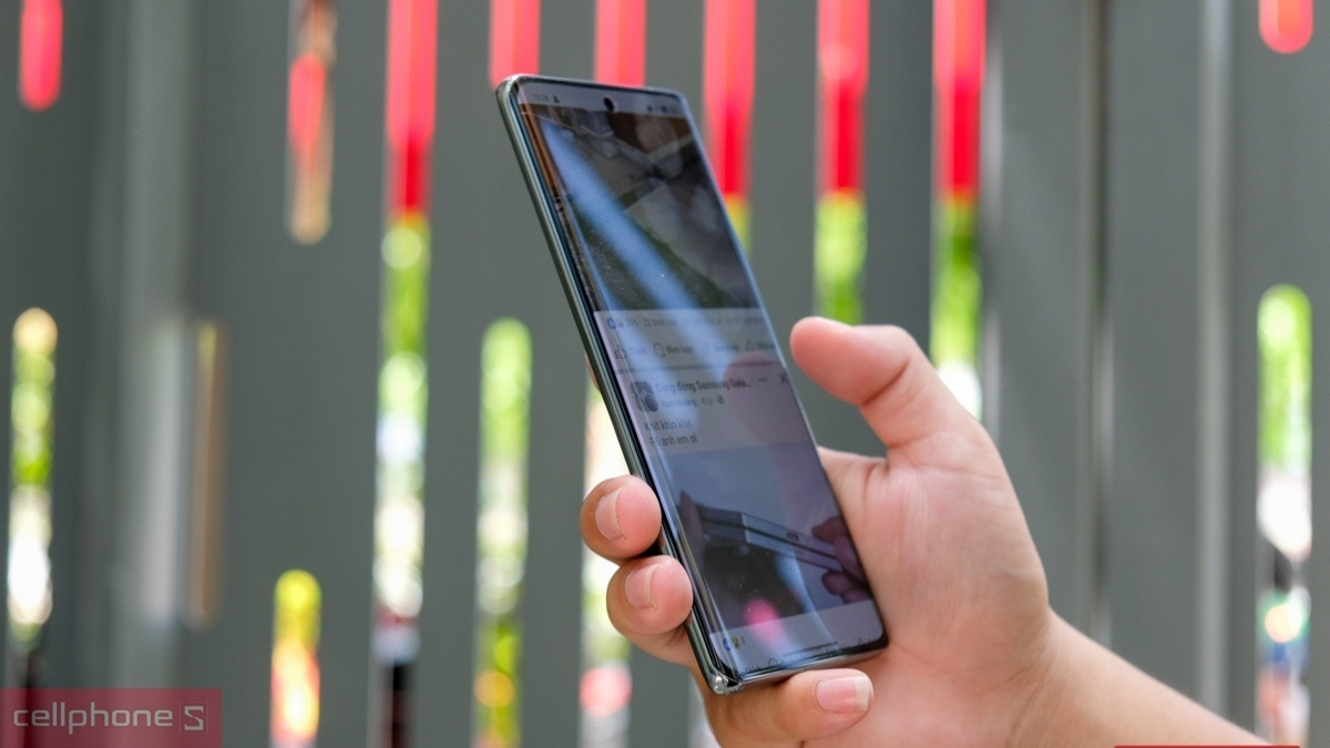 OPPO Reno10 Pro Plus+ nổi bật với thiết kế cong 3D thanh thoát