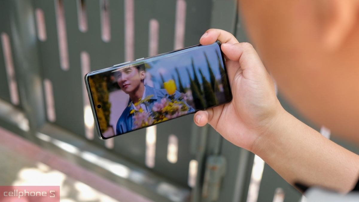 OPPO Reno10 Pro Plus+ trang bị màn hình AMOLED 120Hz hiển thị mượt mà