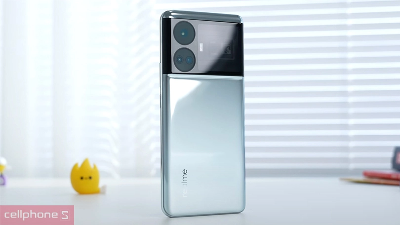 Pin và khả năng sạc của điện thoại realme GT 7