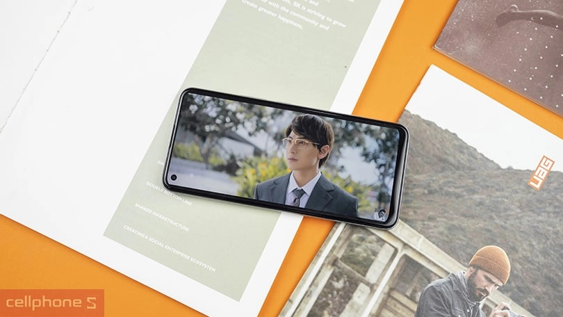 Thiết kế sang trọng cùng với màn hình Super AMOLED 6.4 inch