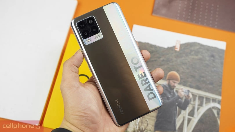 Pin 4200mAh, chế độ sạc nhanh 65W