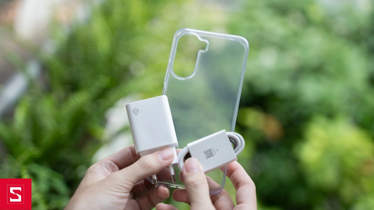 Bên trong hộp Redmi A7 Pro có gì?