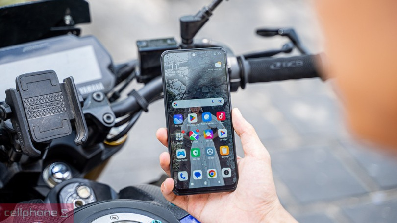 Xiaomi Redmi Note 12 cũ sử dụng màn hình 120Hz hiển thị tốt hơn