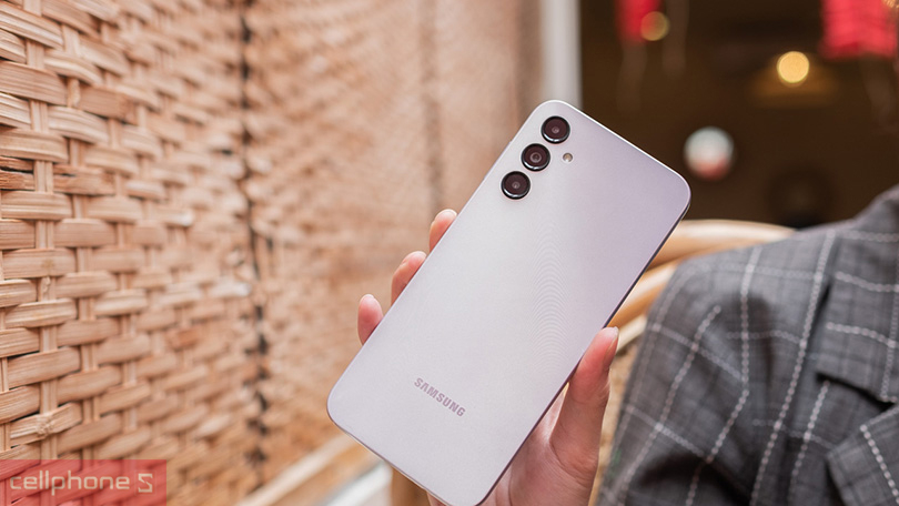 Pin siêu khủng tới 5000 mAh