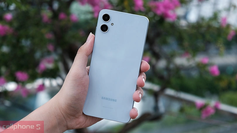 Samsung Galaxy A05 được hoàn thiện bằng chất liệu nhựa cao cấp Samsung Galaxy A05 được hoàn thiện bằng chất liệu nhựa cao cấp