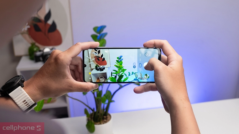 Samsung Galaxy A06: màn lớn pin trâu, giải trí ấn tượng