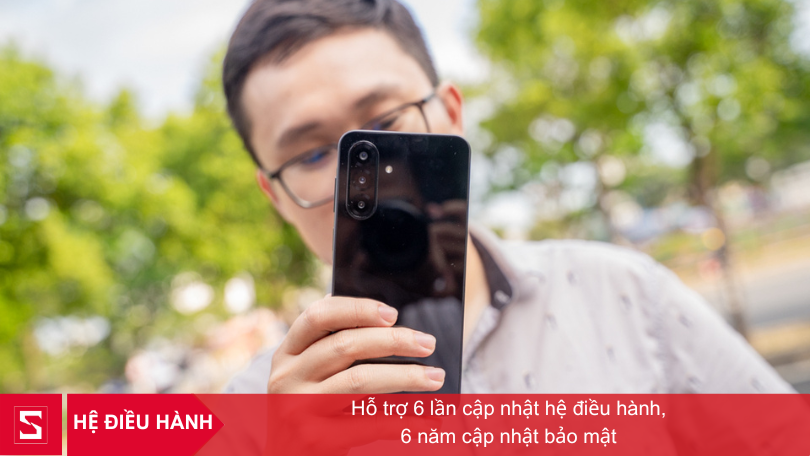 Hỗ trợ 6 lần cập nhật hệ điều hành, tích hợp Knox Vault an toàn 