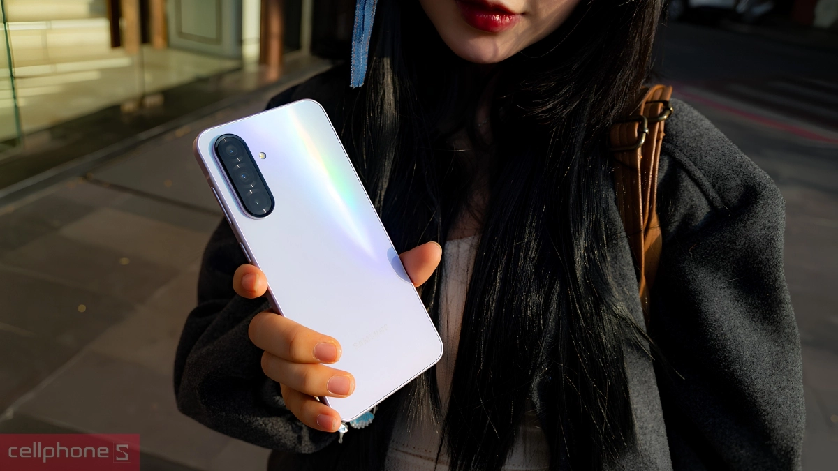 Samsung Galaxy A36 5G có thiết kế mỏng nhẹ cùng phong cách Camera Island mới