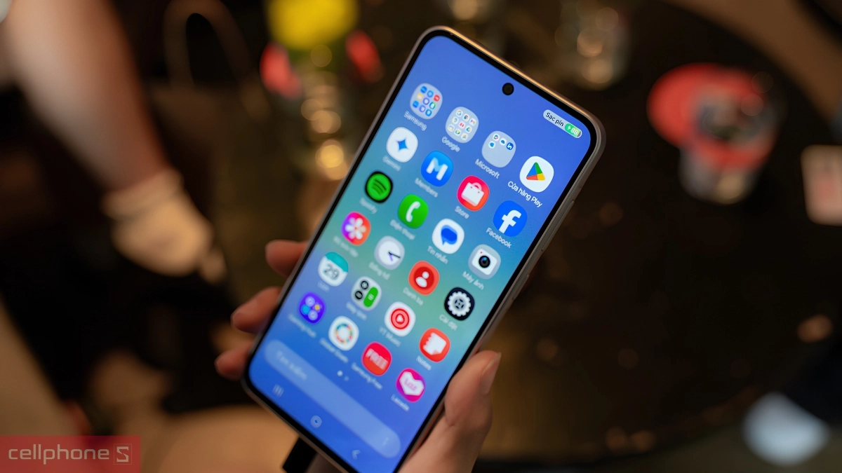 Samsung Galaxy A36 5G vận hành mượt mà với One UI 7 trên Android 15