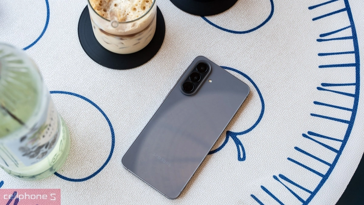 Samsung Galaxy A57 hỗ trợ 5G, Wi-Fi 6E và Bluetooth 6.0 ổn định 