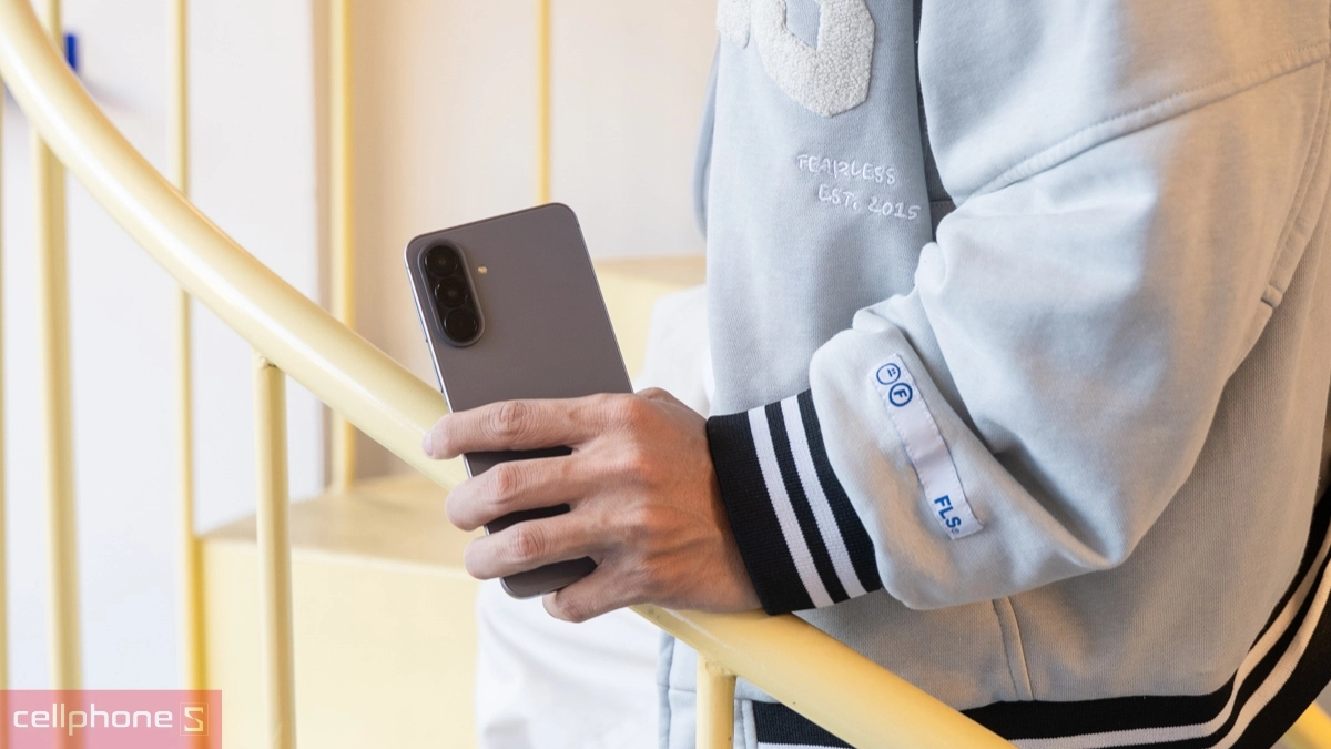 Samsung Galaxy A57 mang đến nhiều cải tiến đáng giá so với Galaxy A56 