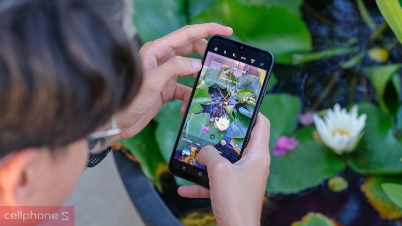 Camera 50MP tích hợp chống rung OIS chụp ảnh sắc nét