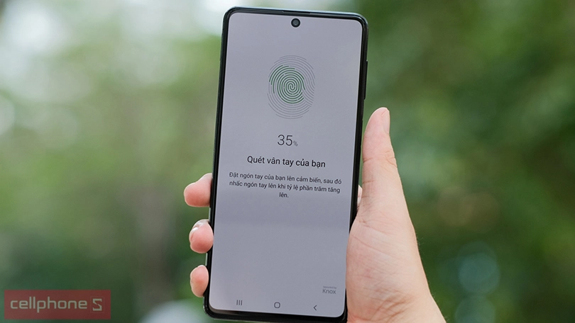 Kích thước màn hình 6.7 inches, độ phân giải lên đến 1080 x 2400 pixels