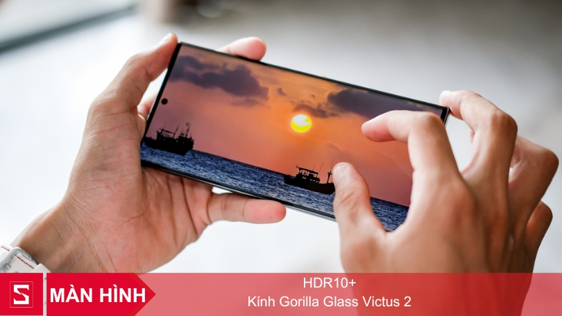 Màn hình lớn, bo cong mọi góc cạnh