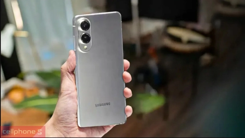 Camera rõ nét và chụp ảnh góc rộng hơn