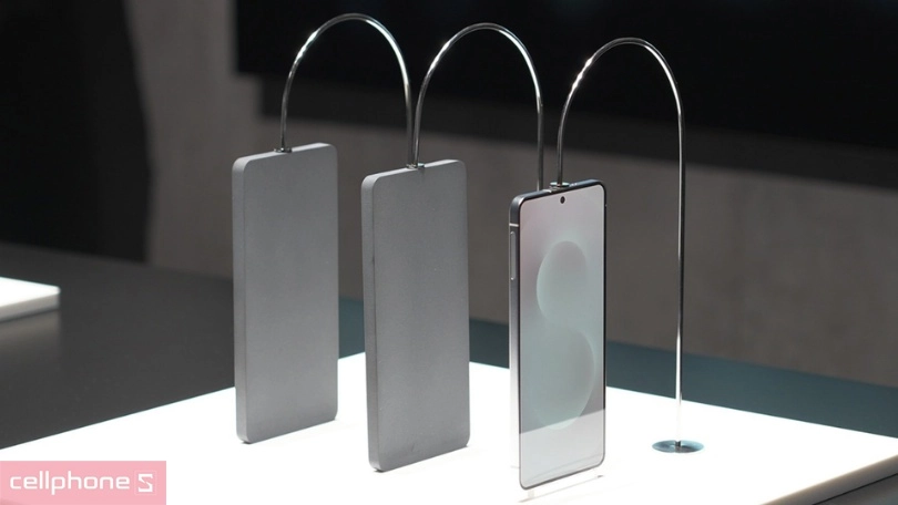 Thân máy mỏng nhẹ và màn hình rộng