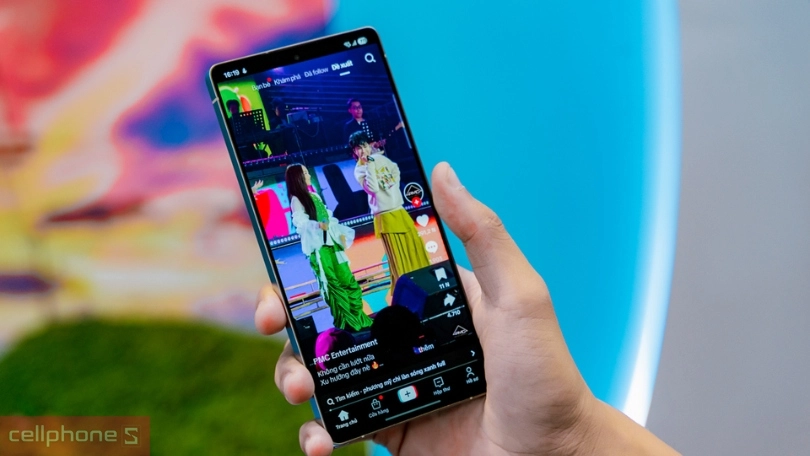 Pin lớn hơn, nâng cấp 5G mạnh mẽ