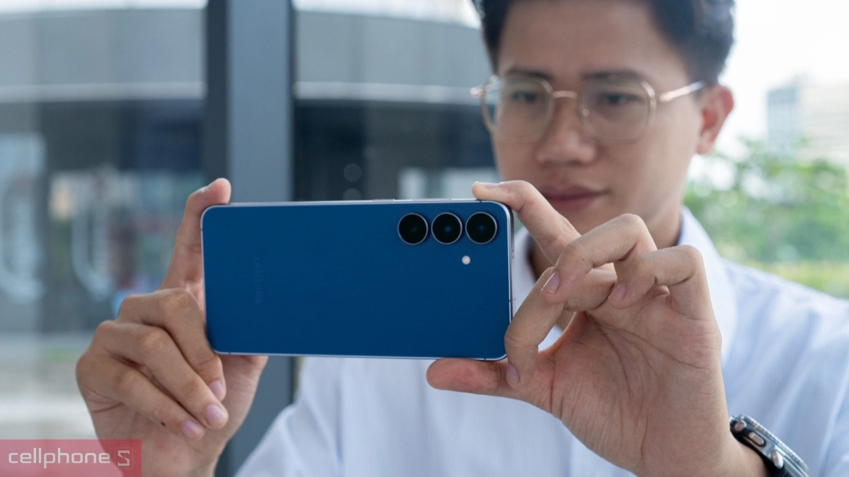 Samsung Galaxy S25 FE 8GB 512GB được trang bị cụm camera sau 50MP