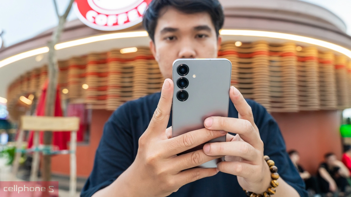 So sánh S25+ với S24+