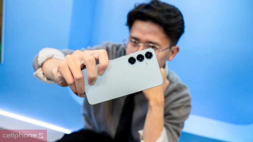 Samsung S25 giá bao nhiêu? 