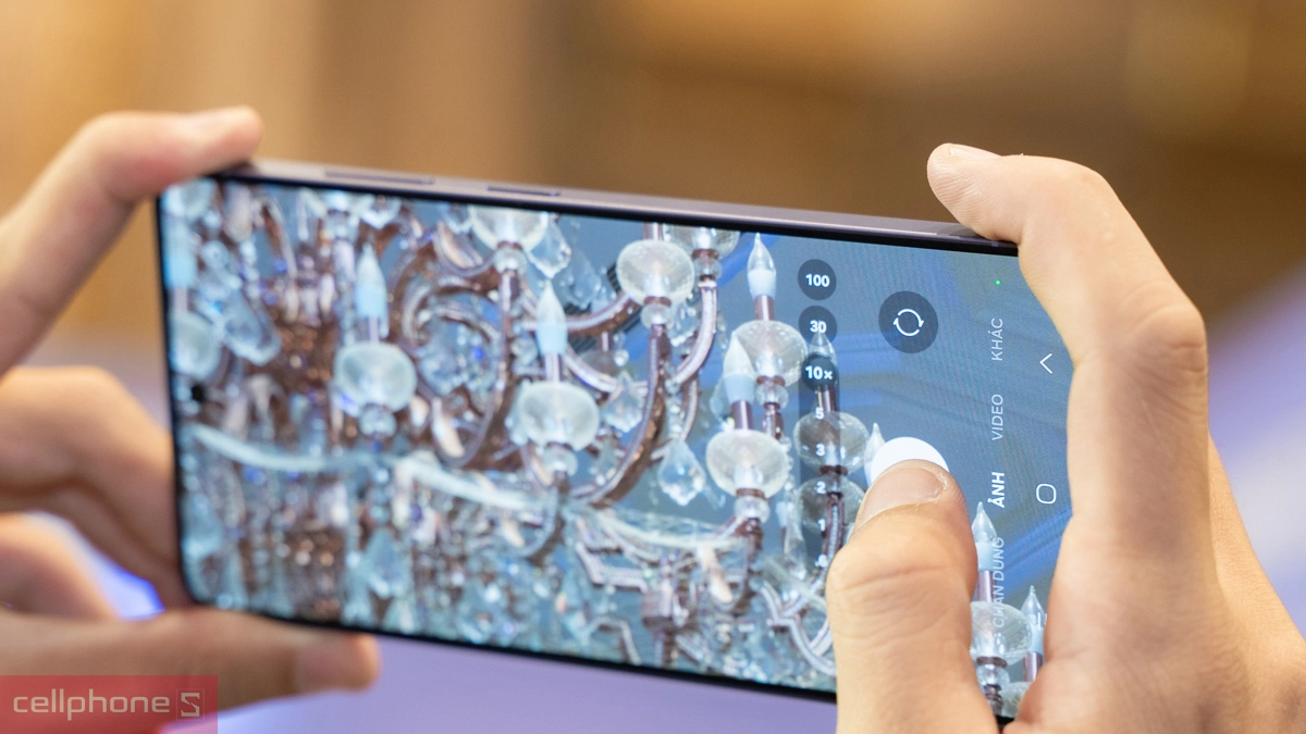 Cụm camera AI sắc nét trên Samsung Galaxy S26 Ultra