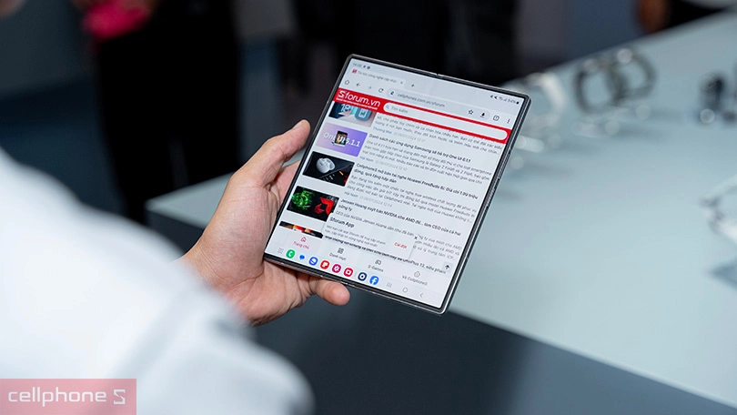 Samsung Galaxy Z Fold 6 512GB mỏng hơn, chip Snapdragon 8 gen 3, cảm biến 50MP