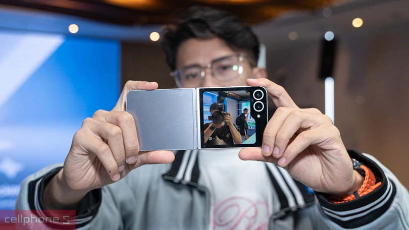 Đánh giá Samsung Z Flip 6 chính hãng camera, chip máy