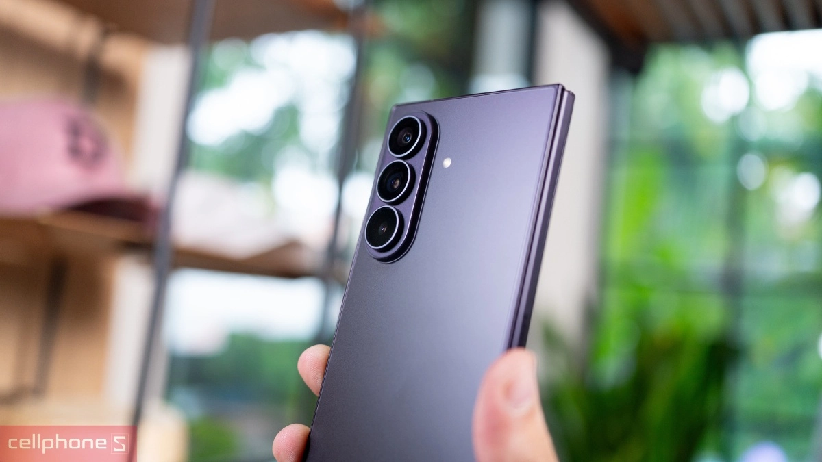 Camera 50MP trên Samsung Galaxy Z Fold 8 1TB cho chất lượng ảnh sắc nét