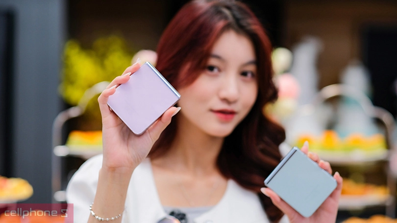 Samsung Galaxy Z Flip5 5G 256GB cũ trầy xước