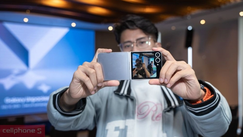 Samsung Galaxy Z Flip 6 cũ:
